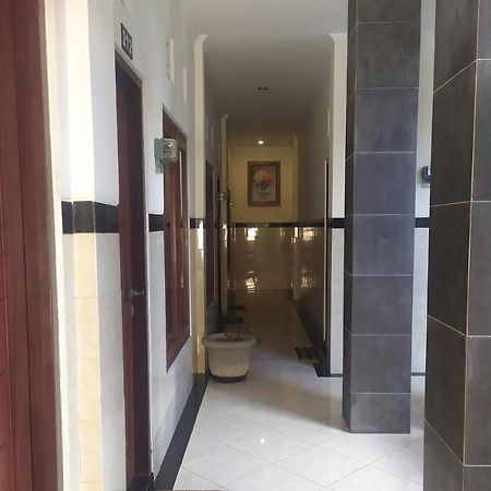Oyo 3912 Wahyu Residence Bali Denpasar  Exterior photo