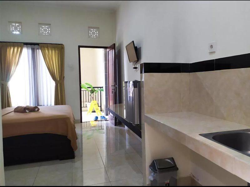 Oyo 3912 Wahyu Residence Bali Denpasar  Exterior photo